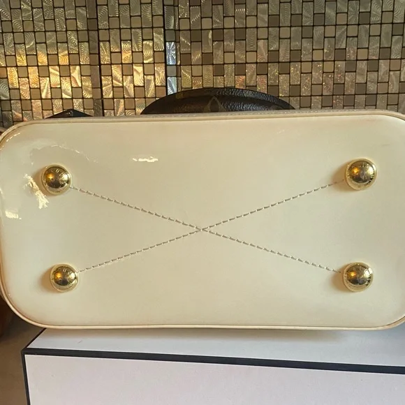 Louis Vuitton Patent Vernis Alma BB Cream and Brown Satchel - Picture 3 of 10